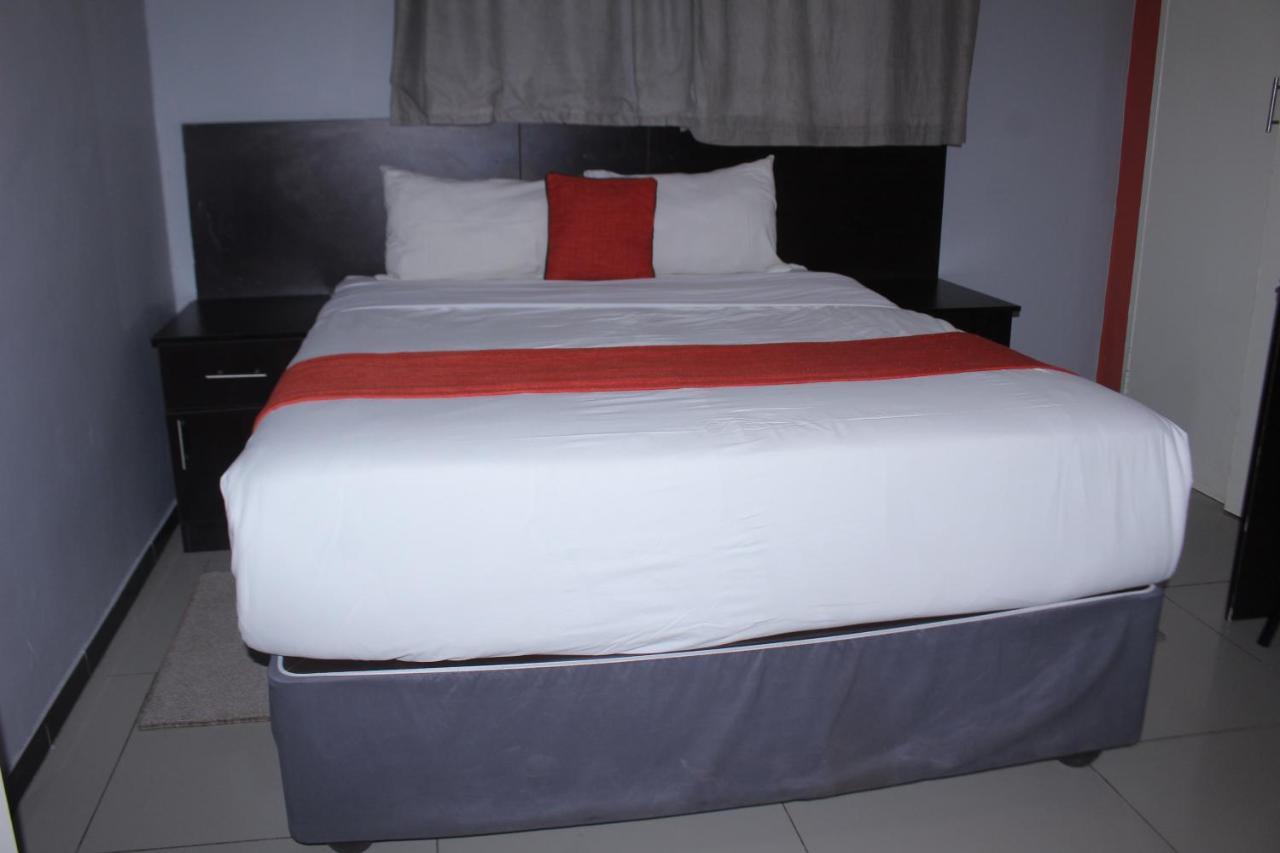 Global Guest House Kasane Extérieur photo