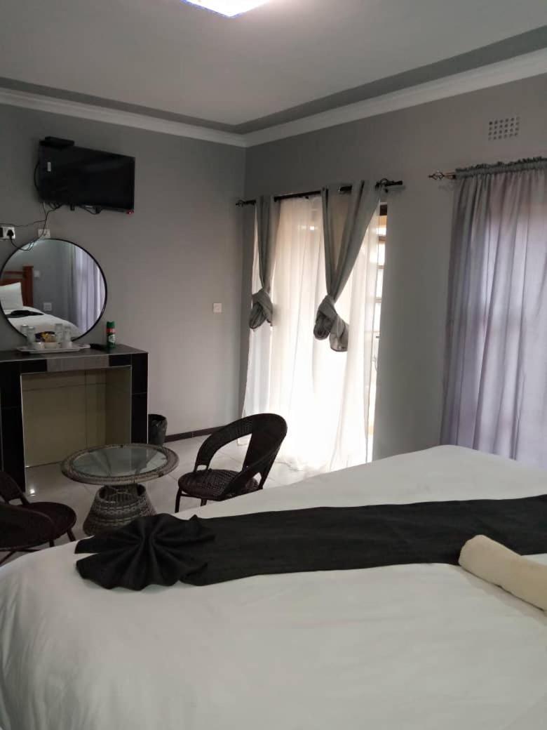 Global Guest House Kasane Extérieur photo