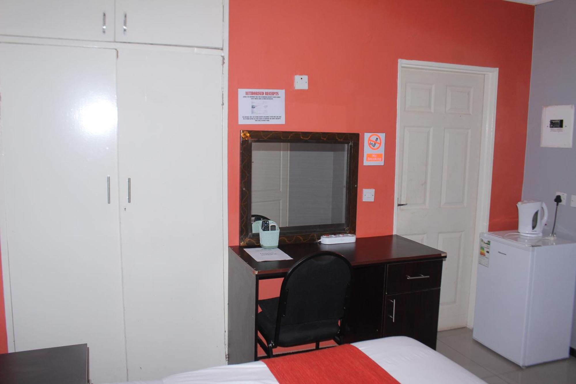 Global Guest House Kasane Extérieur photo